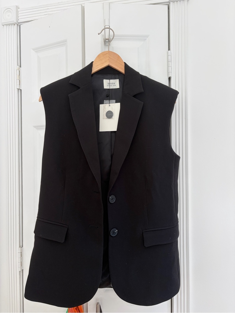 DISSH Black Sleeveless Blazer Vest